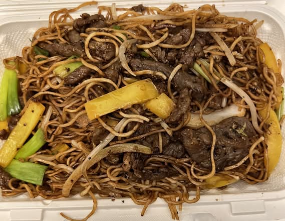 Shredded Beef in Black Pepper Sauce Chow Mein  濕炒黑椒牛柳絲炒麵
